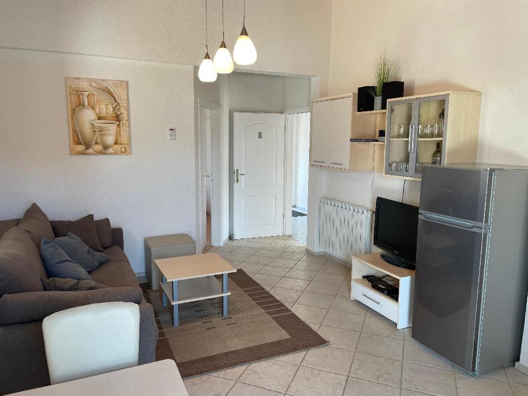 Apartment Gordana Vir Esterno foto
